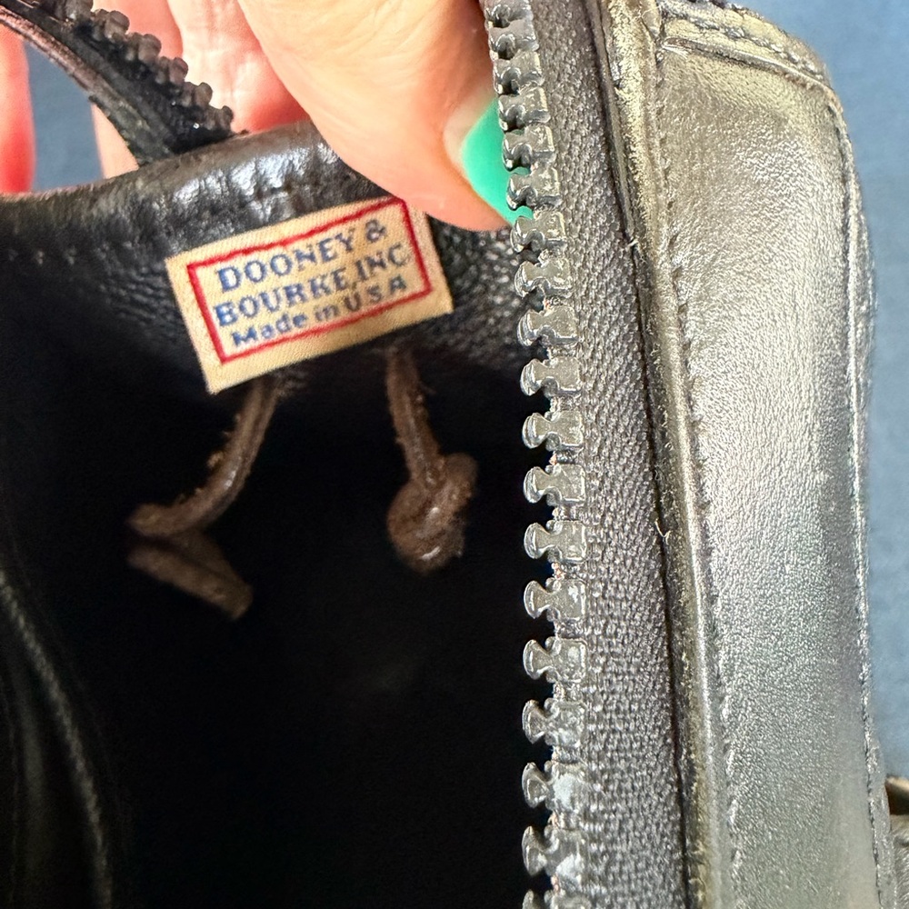 RARE Classic Dooney R710 Purse - Picture 9 of 11